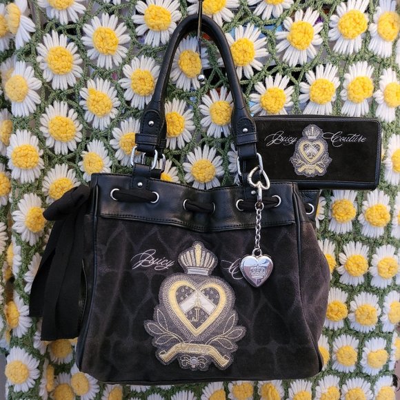 Juicy Couture Handbags - Juicy Couture Heart Crown Daydreamer and Wallet